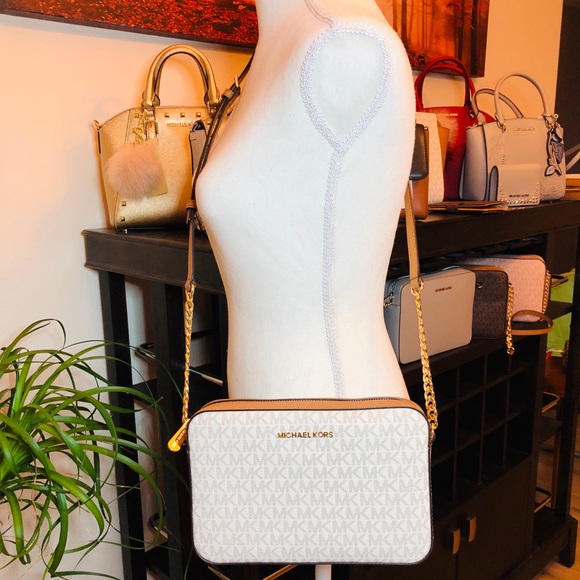 Michael Kors Jet Set Crossbody Vanilla Acorn Set - Picture 7 of 8